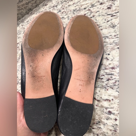 Tory Burch Enamel Logo leather ballet flats perfect black gold heal detail